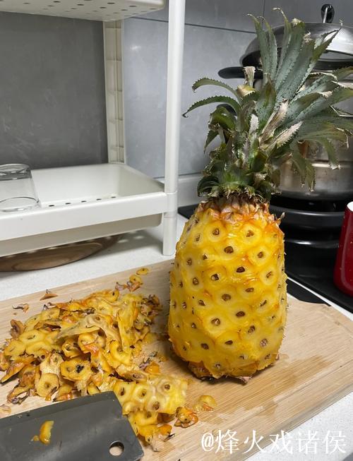 教你如何轻松削菠萝——详细技巧视频教程